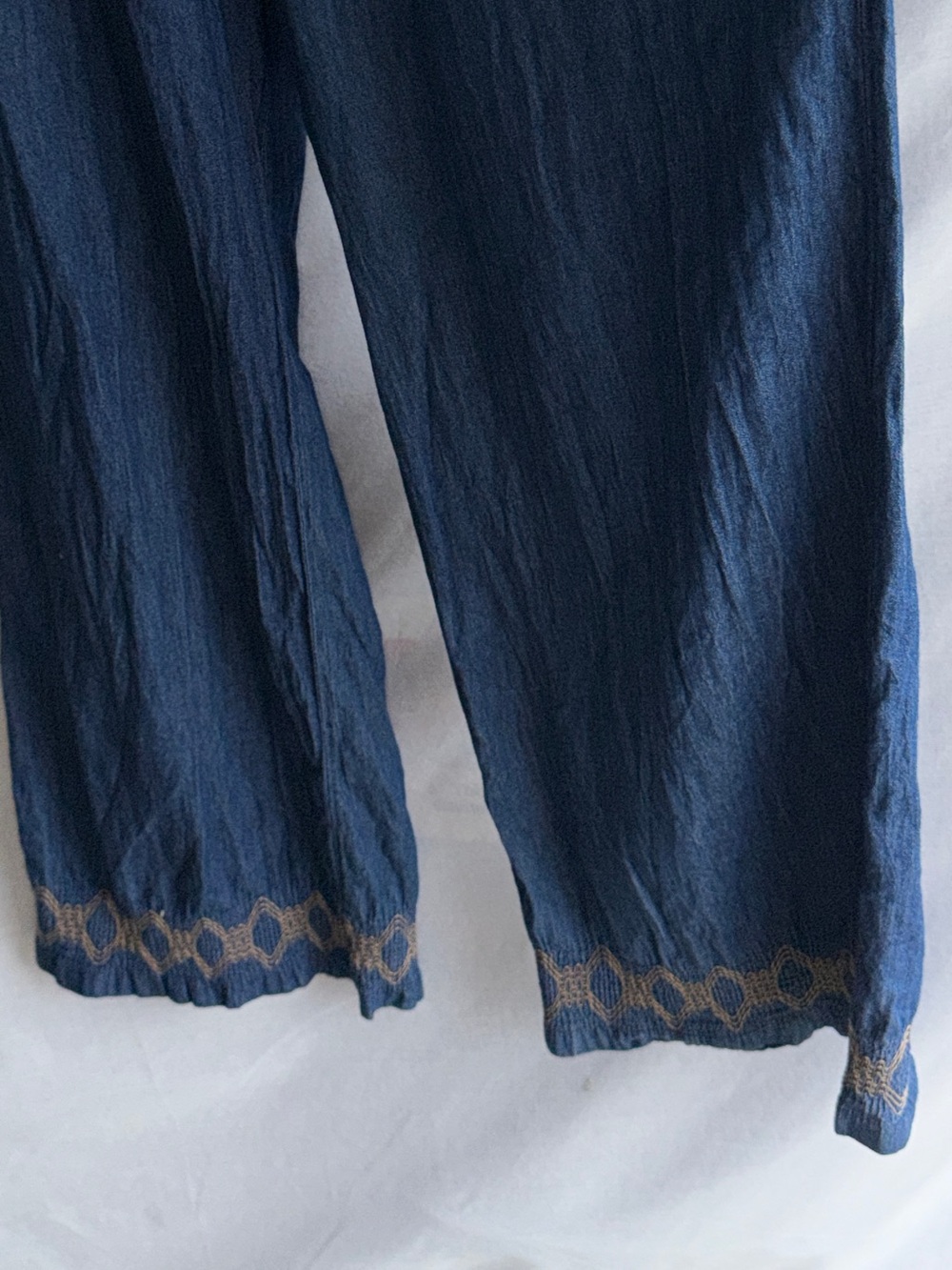 Indigo & Lace Chambray Smocked Wide Leg Jumpsuit Boho Cottagecore Pockets Medium - Picture 5 of 9
